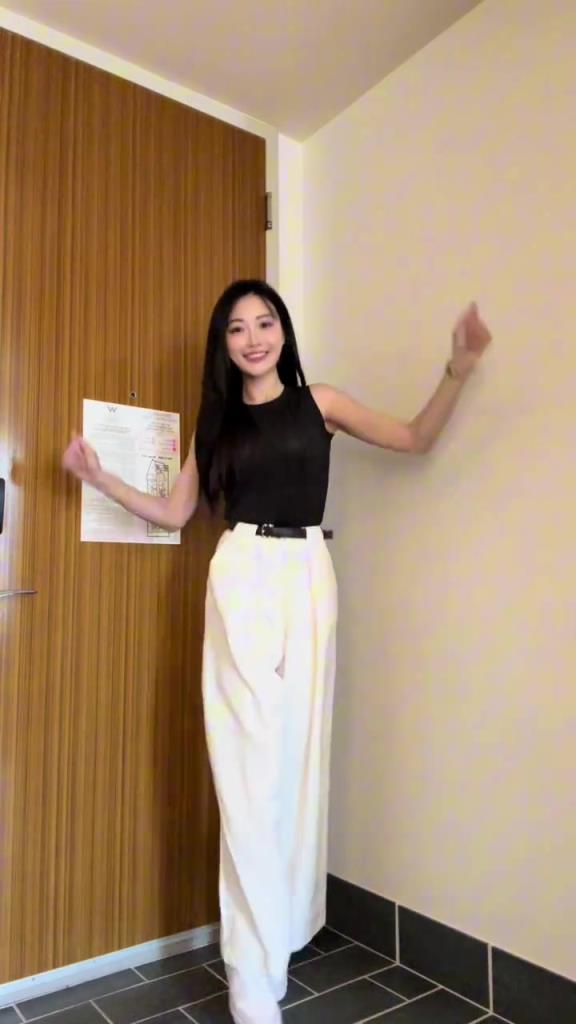 孟超曬自拍：常規(guī)賽正式收官啦，咱們季后賽見啦！