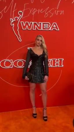 海莉選秀夜紅毯秀，人氣和顏值在這屆都是數(shù)一數(shù)二