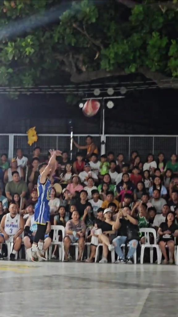 菲律賓野球場驚現(xiàn)詹庫連線 這兩下庫里還真來不了