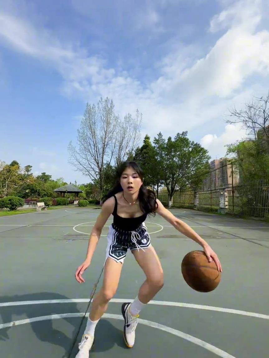 看著有點(diǎn)實(shí)力，敢背打我不？